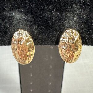Vintage Monet Gold Tone Oval Nugget Clip On Earrings